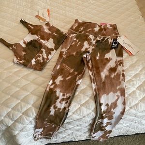 Gottex Matching Sports Bra and Leggings Set in Cowhide Print (NWT)